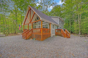 Beautifully Updated Chalet in Pocono Lake!